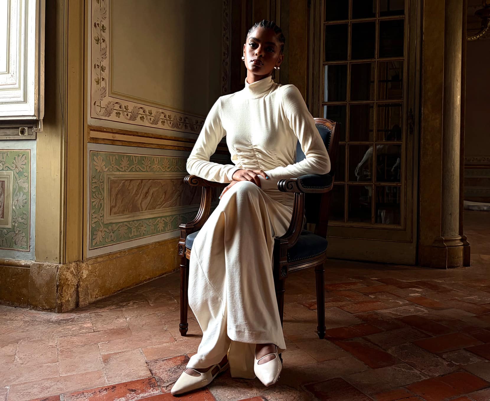 نمونه عکس دوربین آیفون ایر در شرایط کم نور